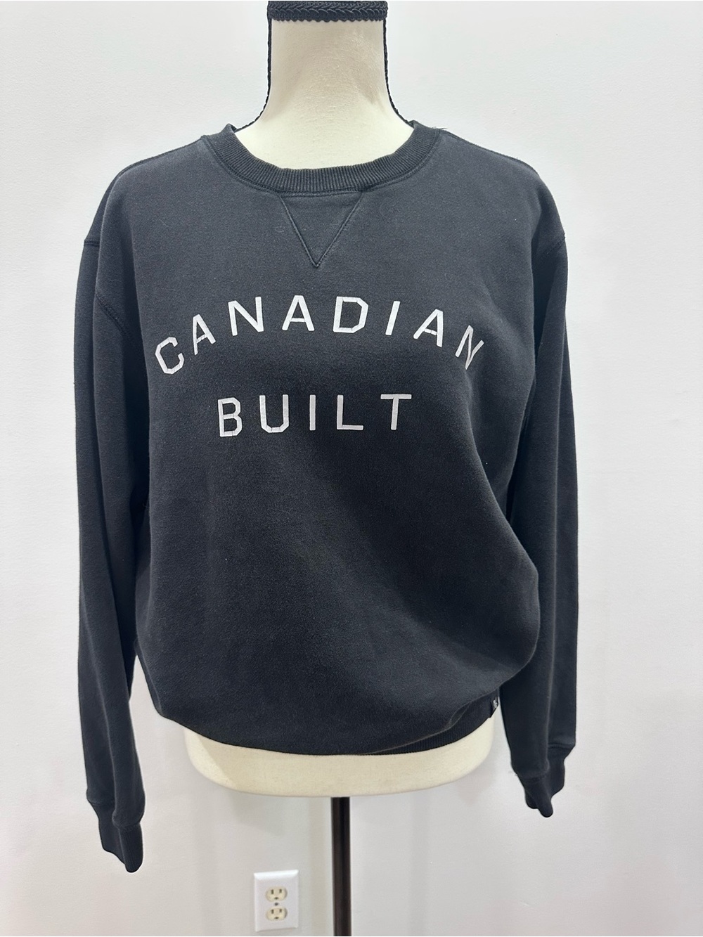 PEACE COLLECTIVE Canadian Built Black Crewneck Sweatshirt Size Small